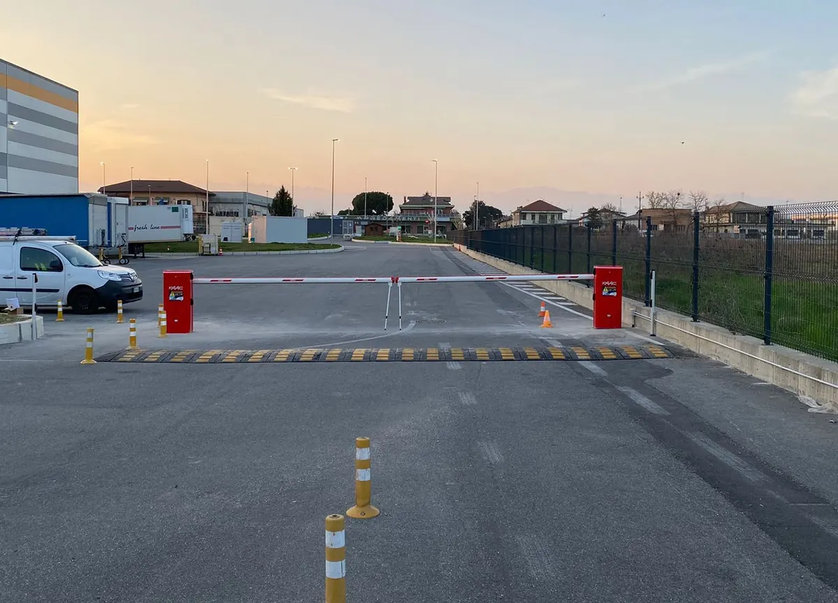 Barriere automatiche per parcheggio aziendale a Torino