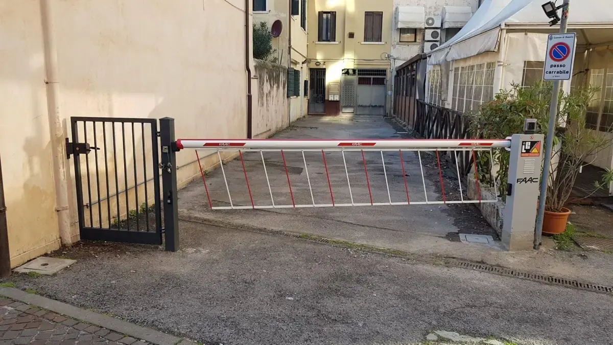 Manutenzione di una barriera automatica a Torino
