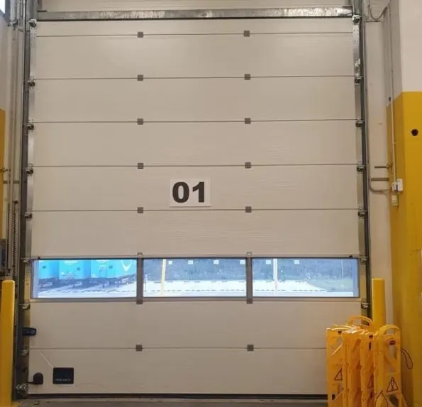 Porta ad apertura rapida per capannone a Torino